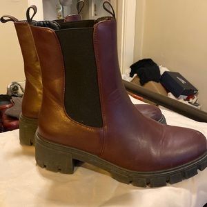 Maroon chunky Chelsea boot